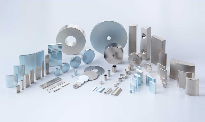 ネオジム磁石 (NdFeB)